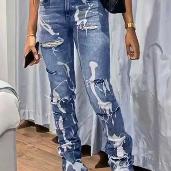 Stylish Distressed Women Jeans, XL - Picture 2 of 9